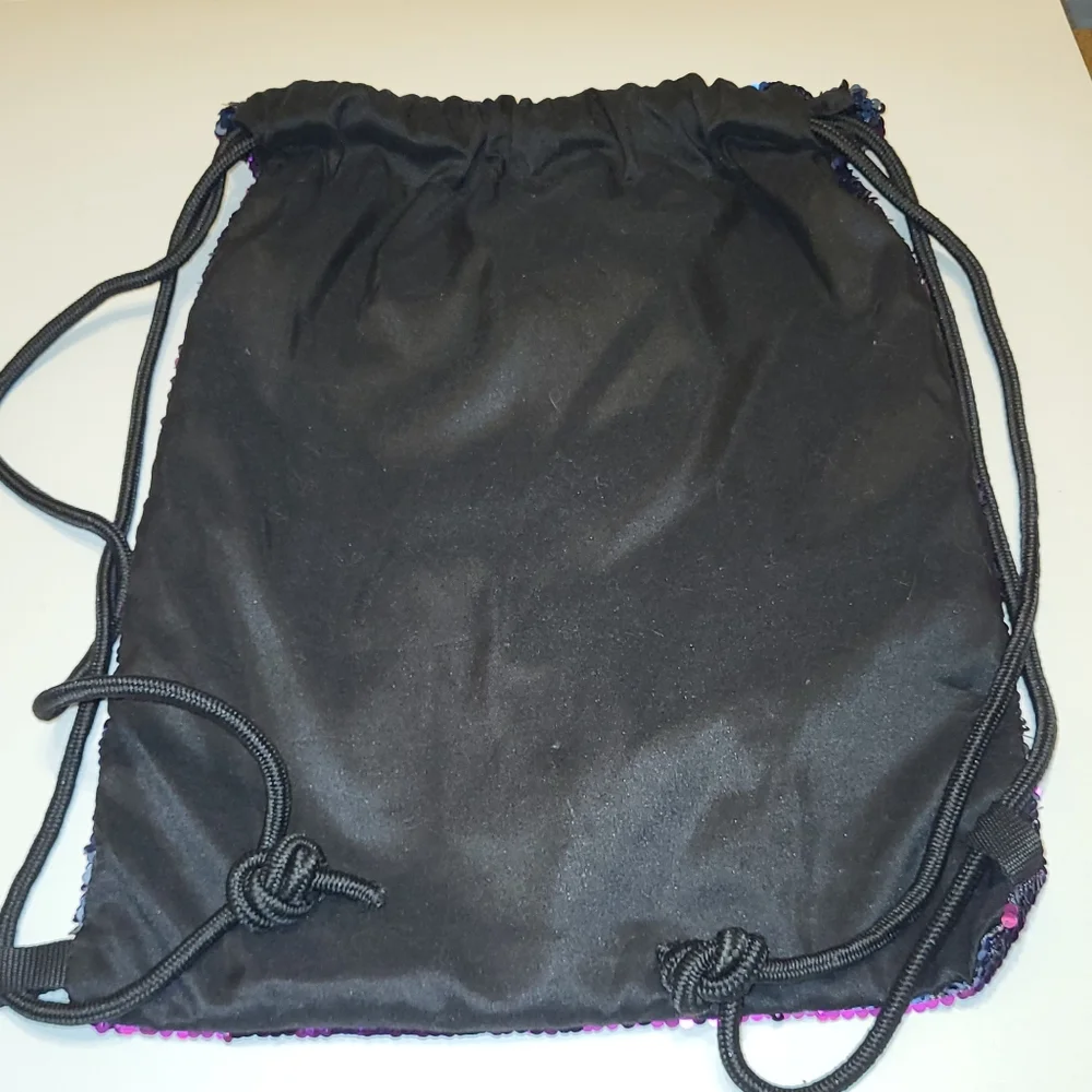 Drawstring Backpack With Reversible Sequin Pattern Pink/blue - Picture 3 of 7